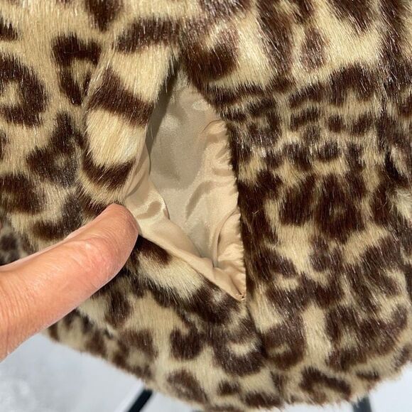 Guess Womens Faux Fur Vest Animal Print Reversible Full Zip Tan Green Medium - Picture 7 of 11